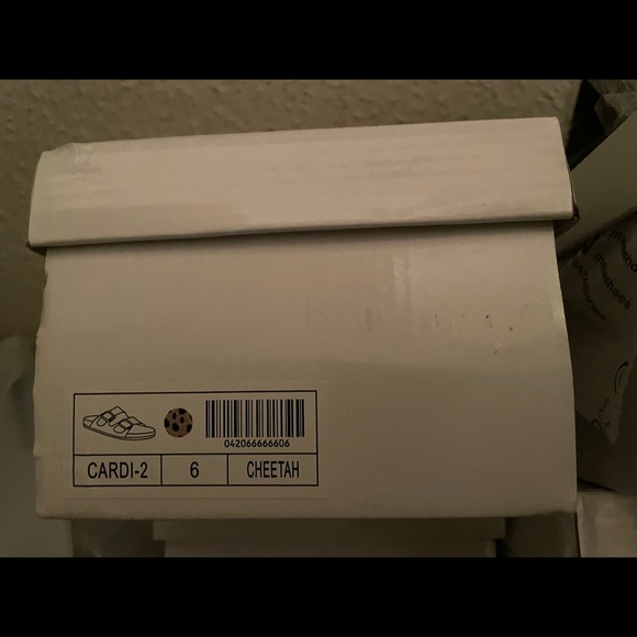 Cheetah Print Two Buckle Footbed Sandals Various Sizes - Picture 8 of 8